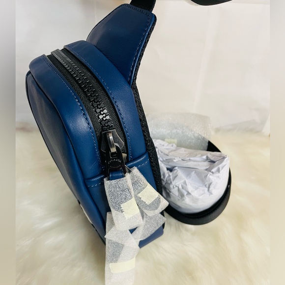 New with tag Coaxh Edge L Pack Blue Sling bag backpack - Picture 7 of 11